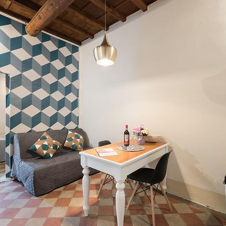 F6 - Santa Croce One Bedroom Flat For 2 Or 3 Guests ฟลอเรนซ์ ภายนอก รูปภาพ