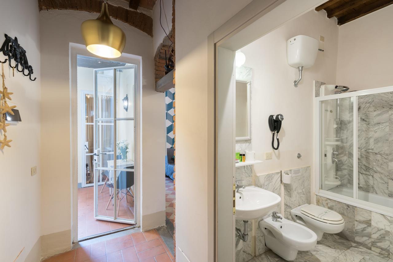 F6 - Santa Croce One Bedroom Flat For 2 Or 3 Guests ฟลอเรนซ์ ภายนอก รูปภาพ